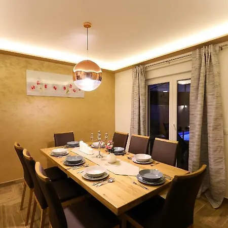 Lapidem Villa *