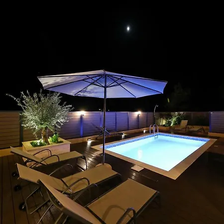 Vila Lapidem Villa *