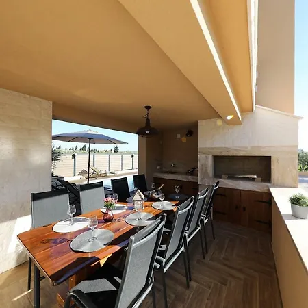 Lapidem Βίλα Sukošan