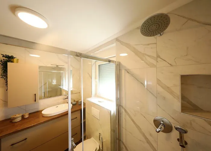 Lapidem Βίλα Sukošan