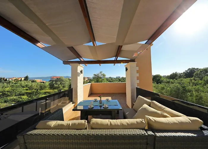 Lapidem Villa *